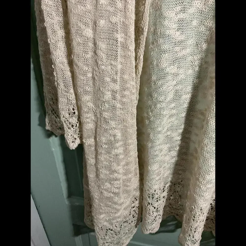 Lightweight Open Knit  Delicate With Scalloped edges  Size 2X - Picture 6 of 12